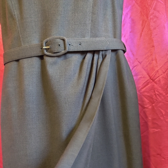 Jones Wear Dress w/ Belt, Sheath Dress, Gray w/ Lace Upper, Size 10 Slit Skirt - Picture 4 of 14